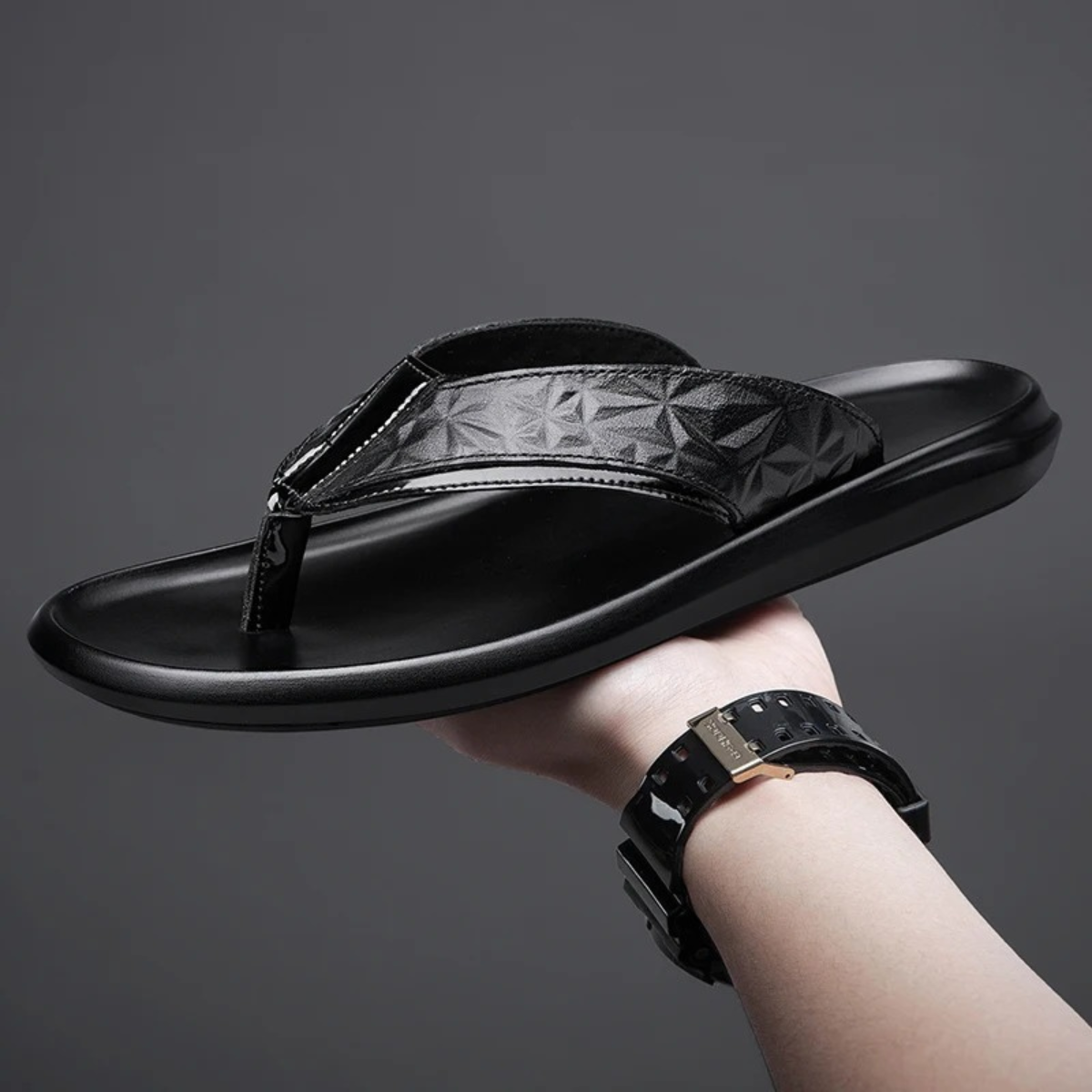 The Grosseto Men’s Trendy Lightweight Flip Flops