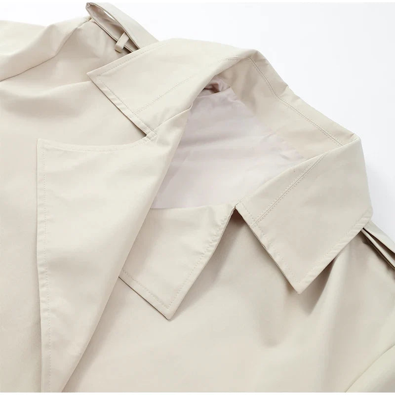 Women's Short Trench with Wide Shoulders