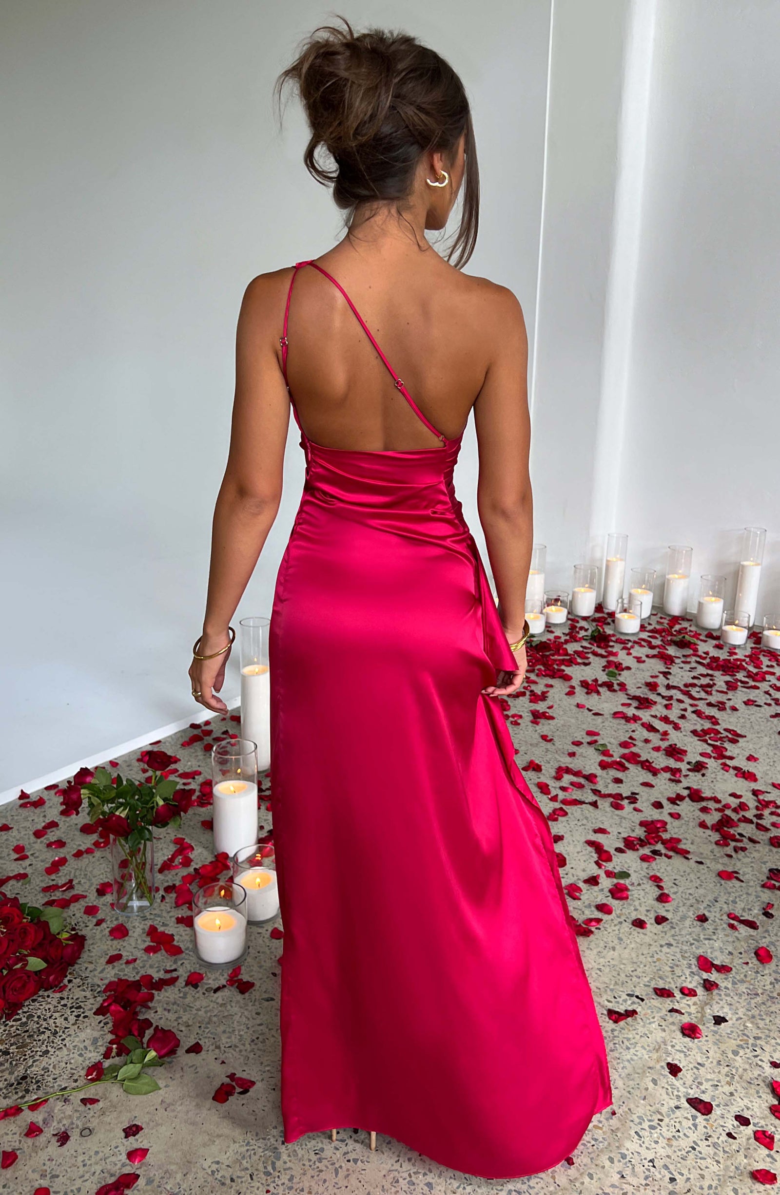 Women's Single Strap Gown in Extended Sizing