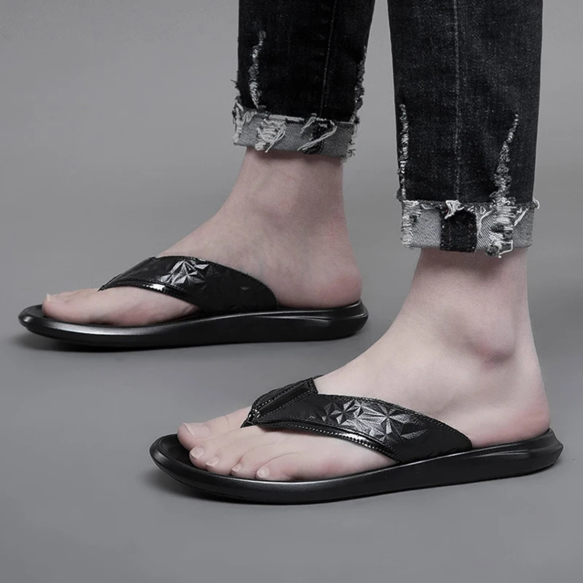 The Grosseto Men’s Trendy Lightweight Flip Flops