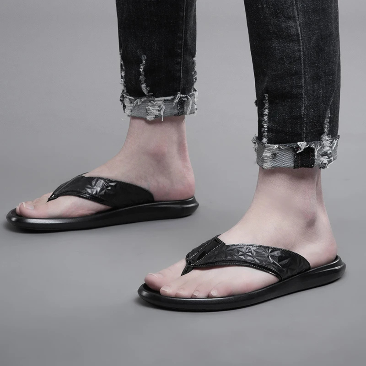 The Grosseto Men’s Trendy Lightweight Flip Flops
