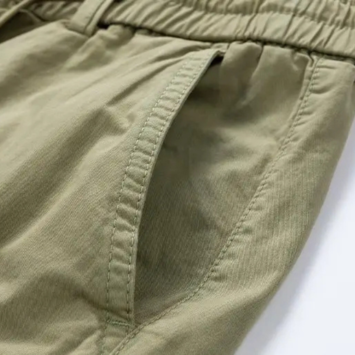 The Belgravia Men’s Lightweight Cotton Cargo Shorts