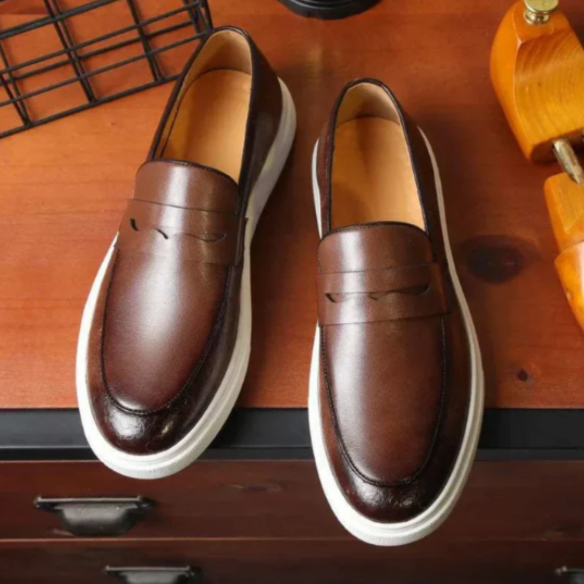 The Arezzo Men’s Leather Loafer Trainers