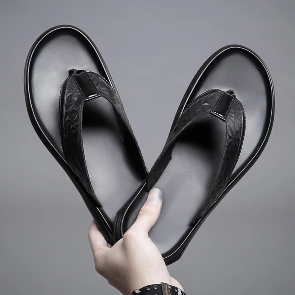 The Grosseto Men’s Trendy Lightweight Flip Flops