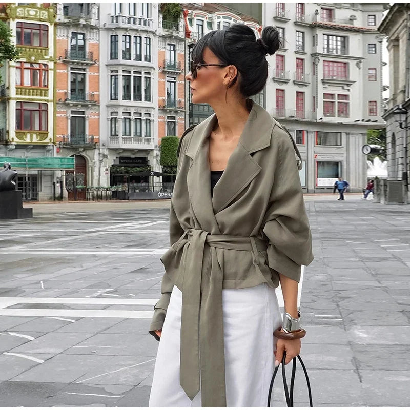 Women's Short Trench with Wide Shoulders