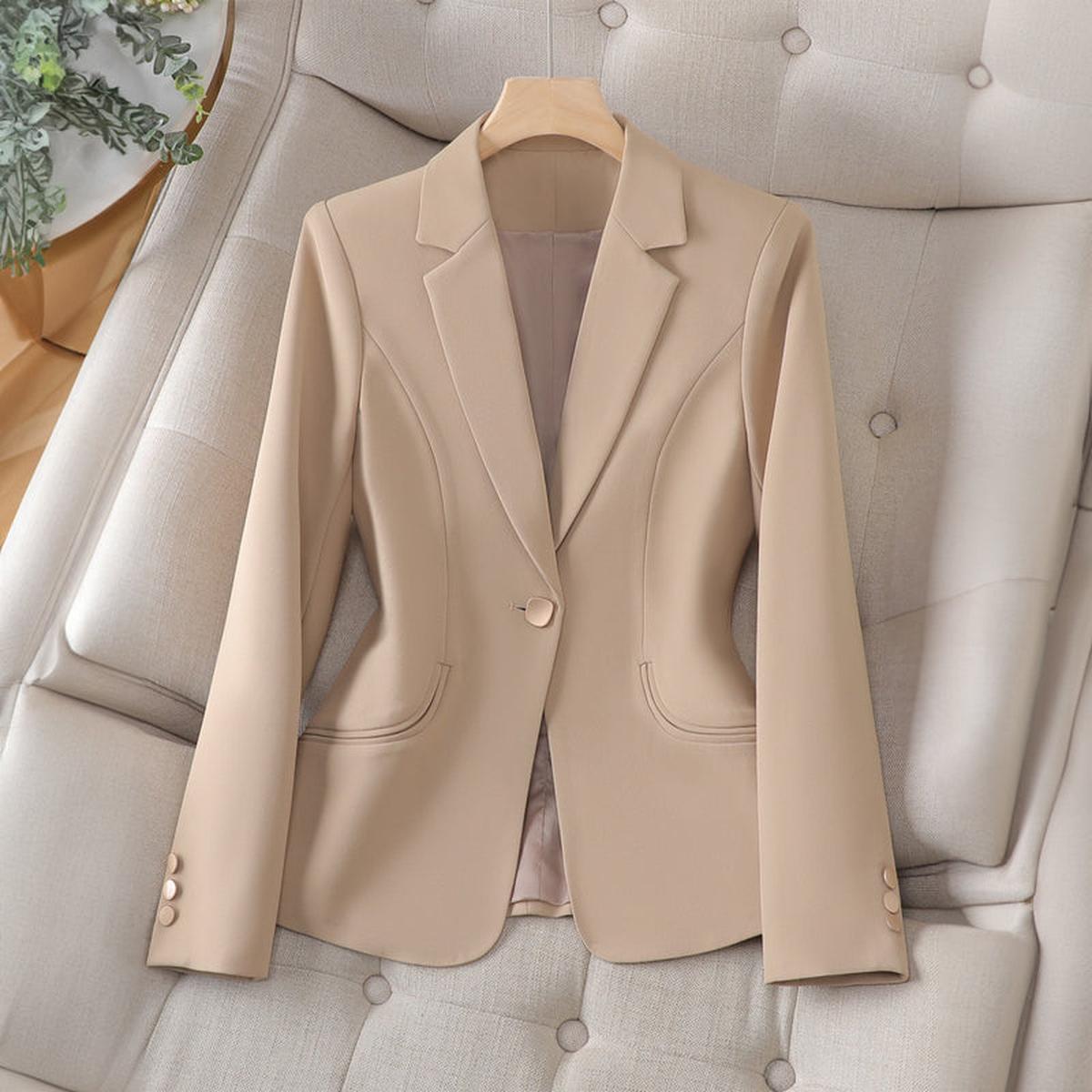 Women's Narrow Cut Single Row Blazer